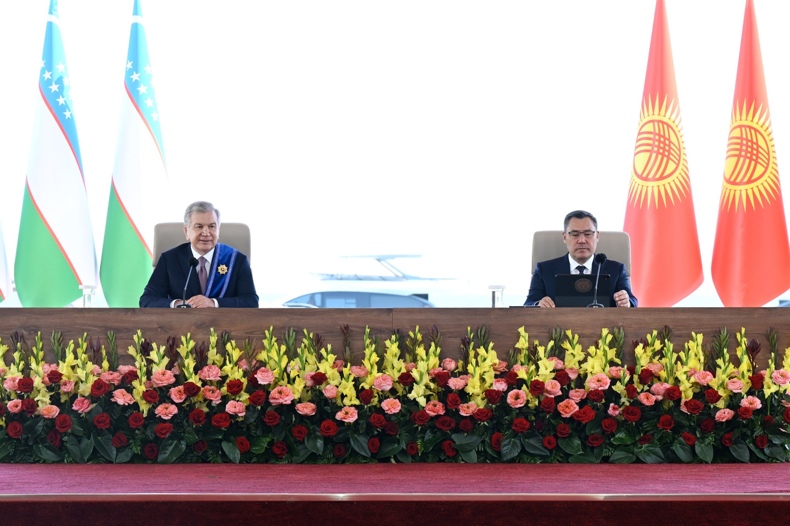 O‘zbekiston Respublikasi Prezidenti Shavkat Mirziyoyev Qirg‘iz Respublikasining oliy davlat mukofotlaridan biri – I darajali “Manas” ordeni bilan taqdirlandi. 2
